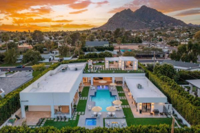 Old Town Scottsdale Luxury Villa - Heated Pool, Spa, Rooftop Deck, Sauna, Speakeasy